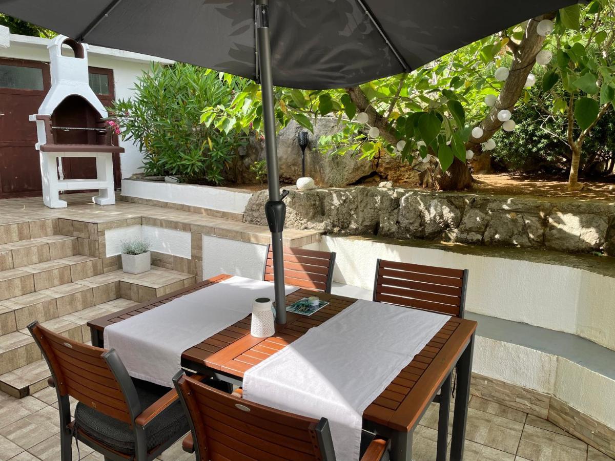 Holiday Home Cesarica Karlobag Exterior foto